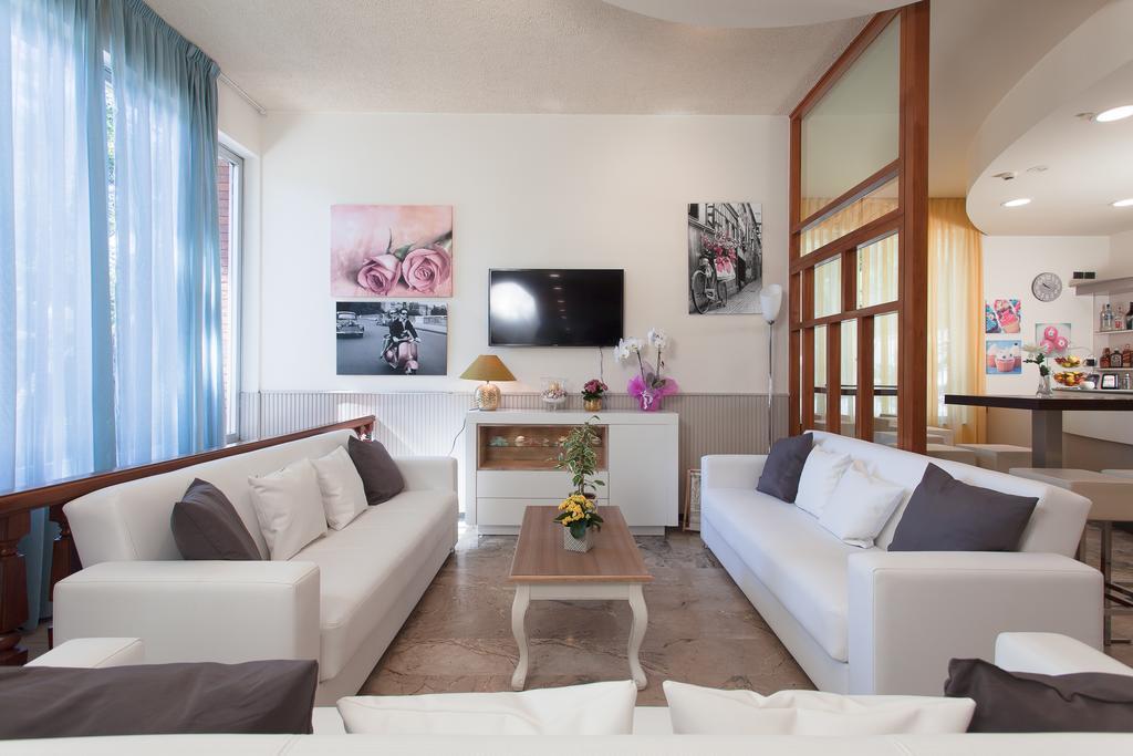 Hotel Olympic Milano Marittima Exterior photo